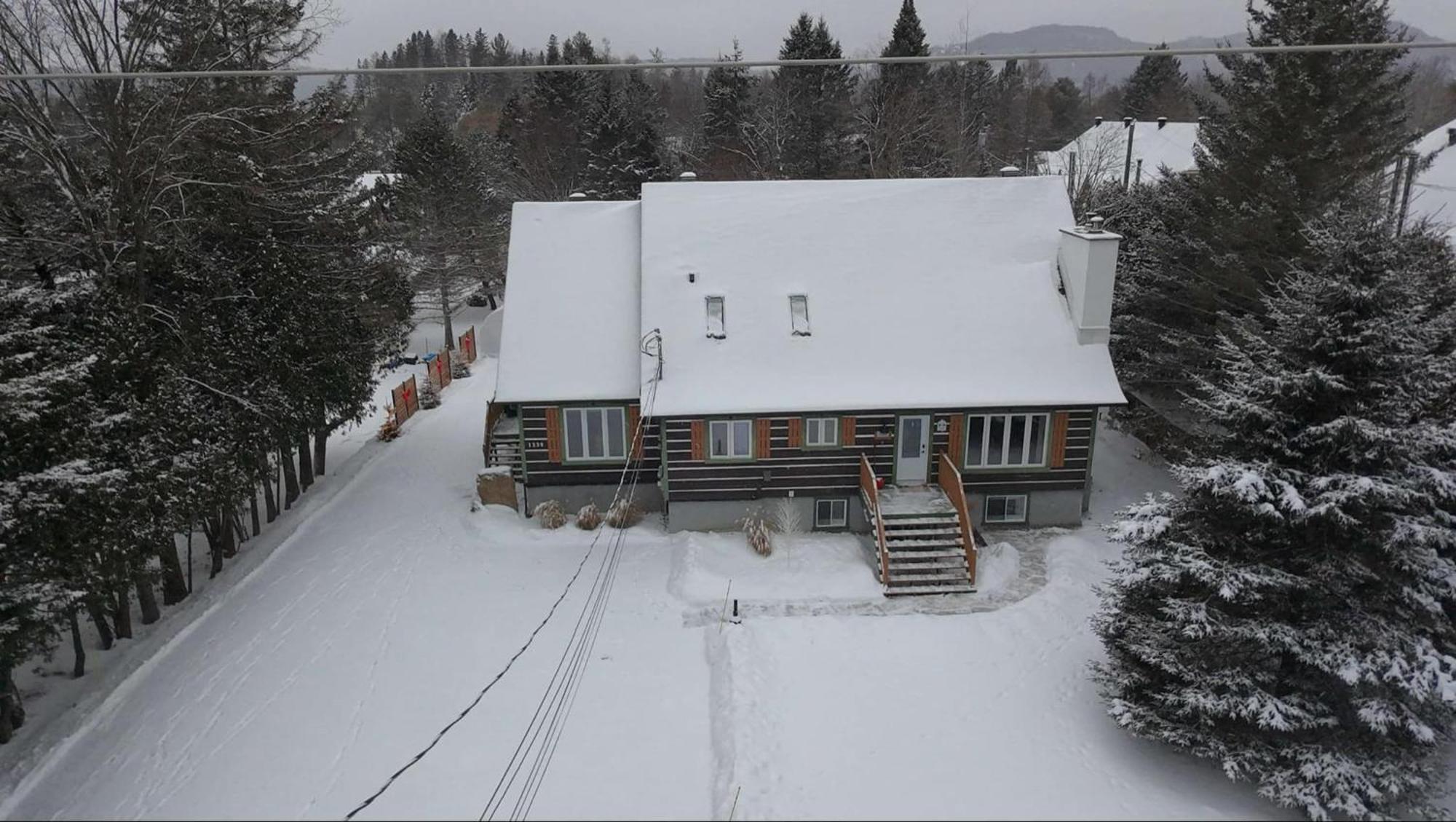 Le Pimbina Bed & Breakfast Mont-Tremblant Exterior photo