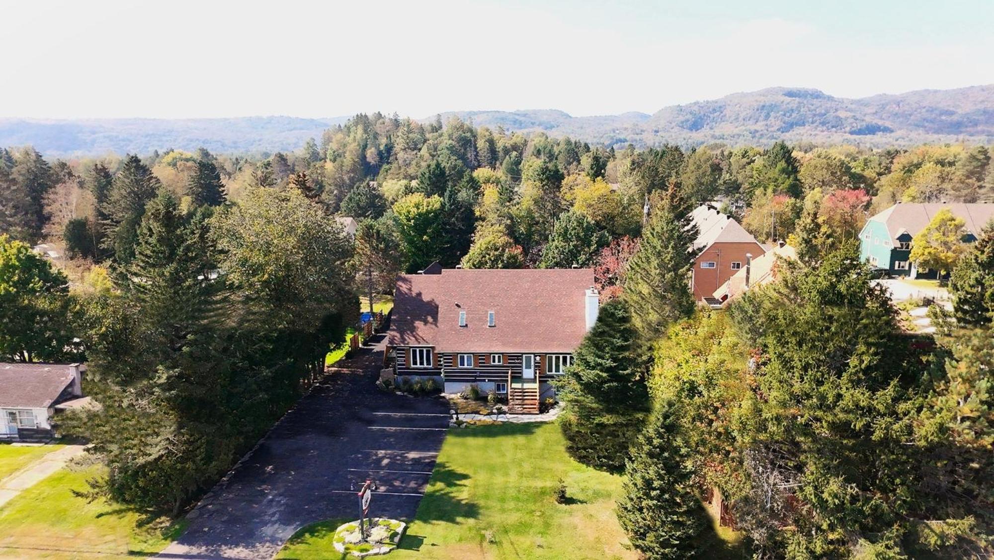 Le Pimbina Bed & Breakfast Mont-Tremblant Exterior photo